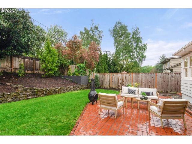 5922 Sw 47TH Ave, Portland, OR 97221