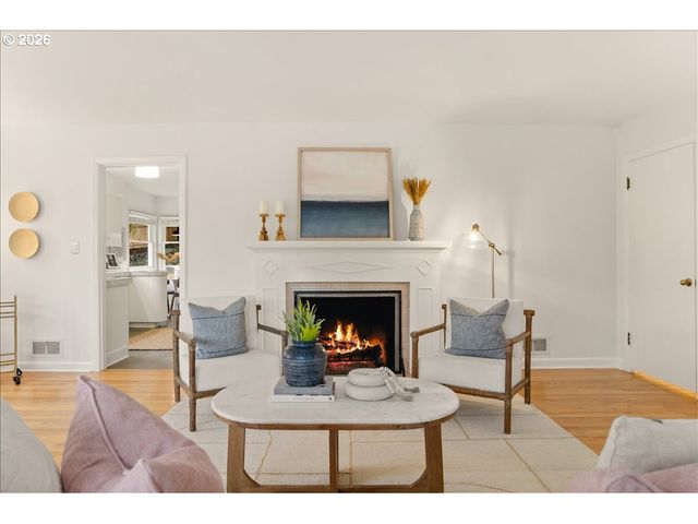 5922 Sw 47TH Ave, Portland, OR 97221