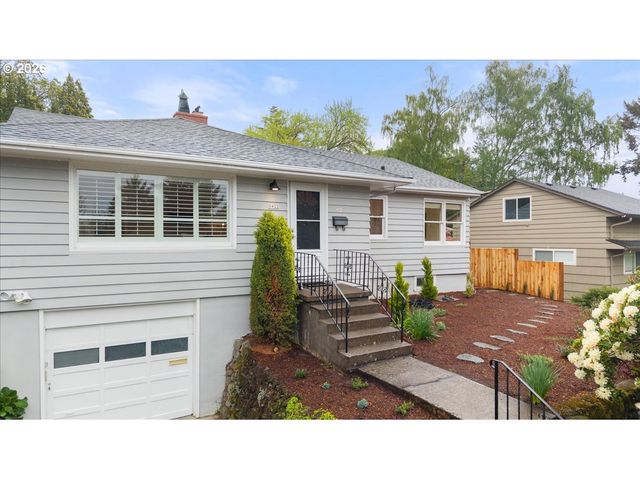 5922 Sw 47TH Ave, Portland, OR 97221