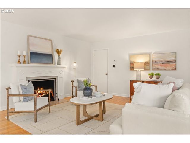 5922 Sw 47TH Ave, Portland, OR 97221