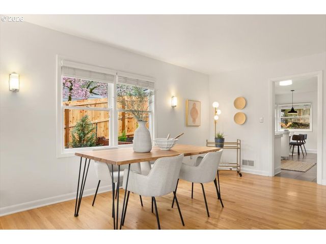 5922 Sw 47TH Ave, Portland, OR 97221