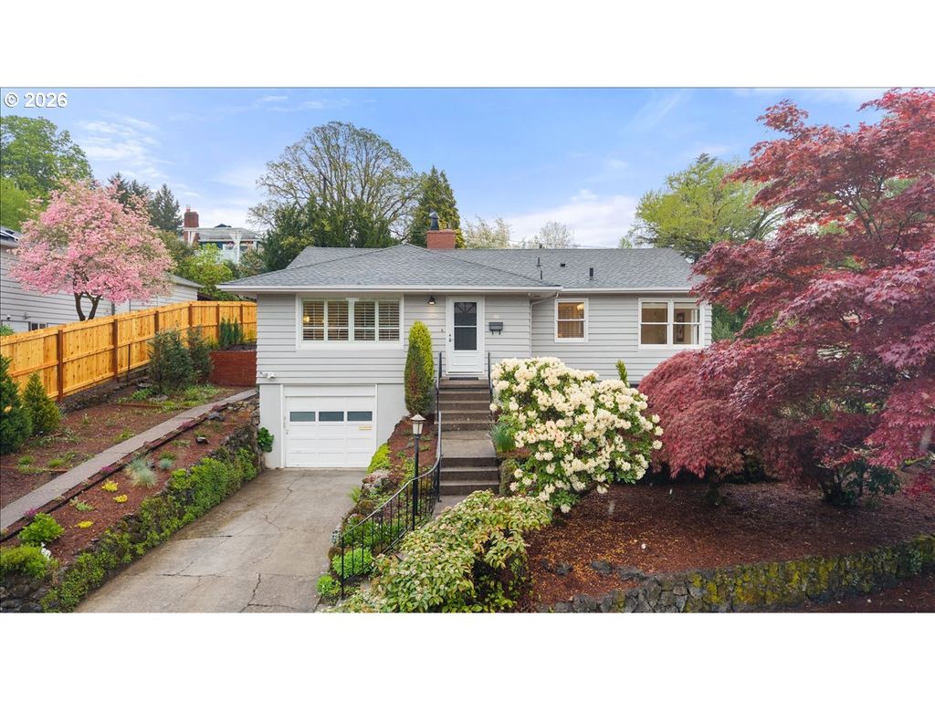 5922 Sw 47TH Ave, Portland, OR 97221