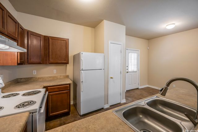7807 Kingsbury Way Unit 1, San Antonio, TX 78240
