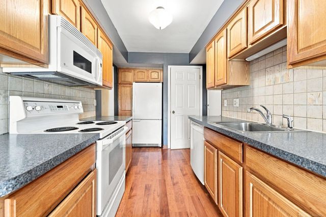 24729 Meadow Creek Drive, Harrison Twp, MI 48045