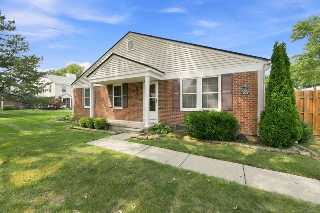 24729 Meadow Creek Drive, Harrison Twp, MI 48045