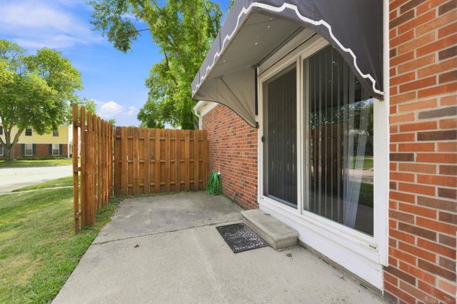 24729 Meadow Creek Drive, Harrison Twp, MI 48045