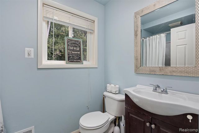 28670 Zellmer Street, Romulus, MI 48174