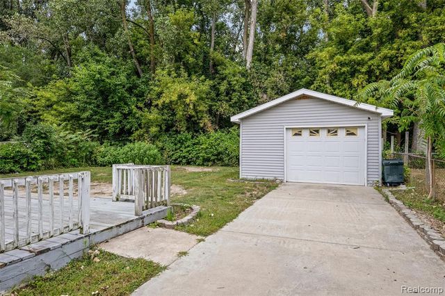 28670 Zellmer Street, Romulus, MI 48174