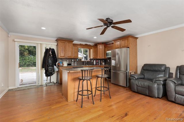 28670 Zellmer Street, Romulus, MI 48174