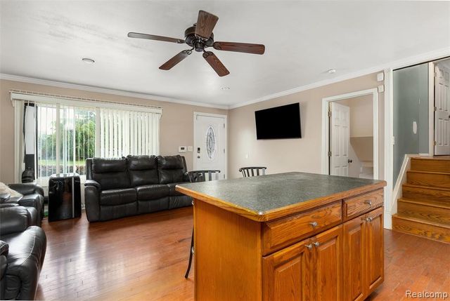 28670 Zellmer Street, Romulus, MI 48174