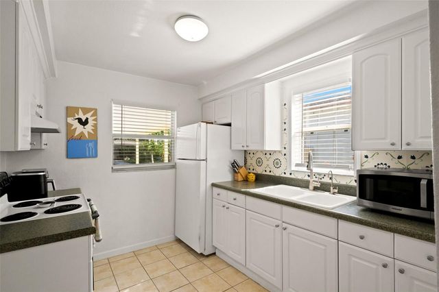 5020 OXFORD AVENUE N, St Petersburg, FL 33710