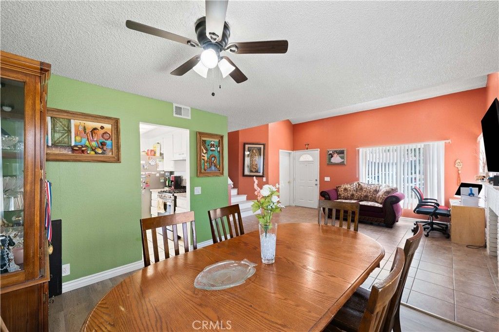 Image 9 of property listing at 38224 San Mateo Avenue, Palmdale, CA 93551