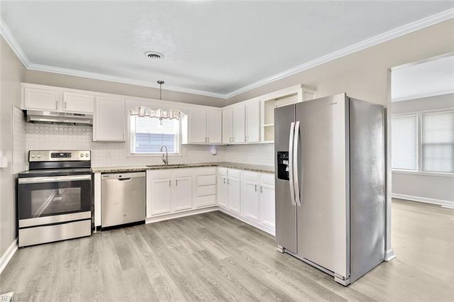 18 Janet DR, Hampton, VA 23666