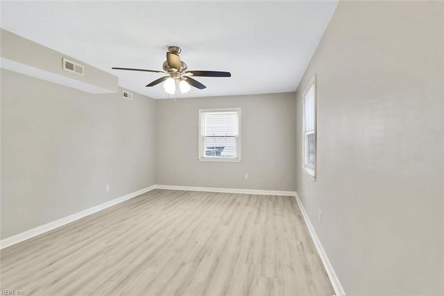18 Janet DR, Hampton, VA 23666