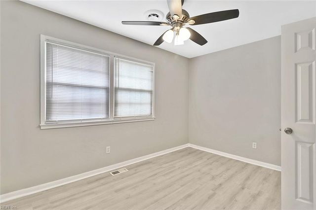 18 Janet DR, Hampton, VA 23666