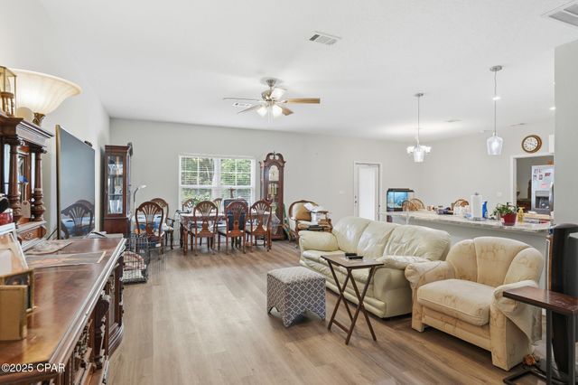 2012 N Pearl Street, Crestview, FL 32536