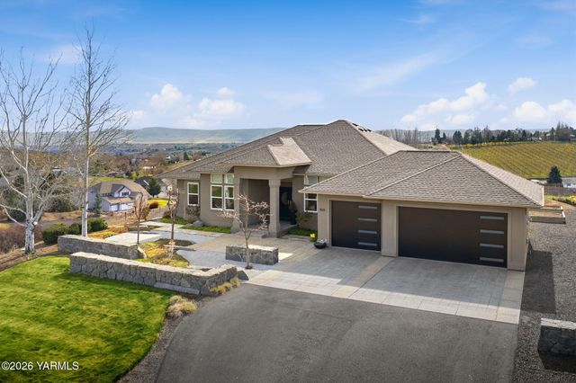 904 Majesty Heights Dr, Yakima, WA 98908