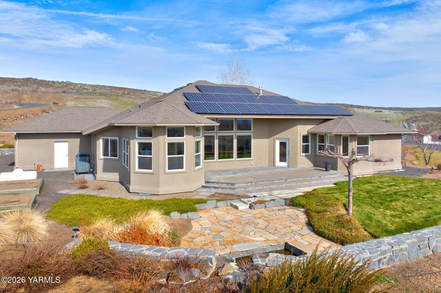 904 Majesty Heights Dr, Yakima, WA 98908