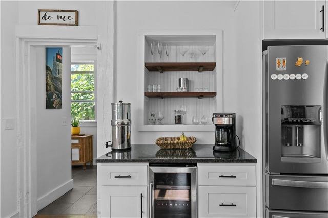 8 Johnson Court, Newport, RI 02840