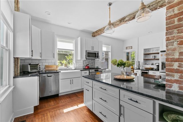 8 Johnson Court, Newport, RI 02840