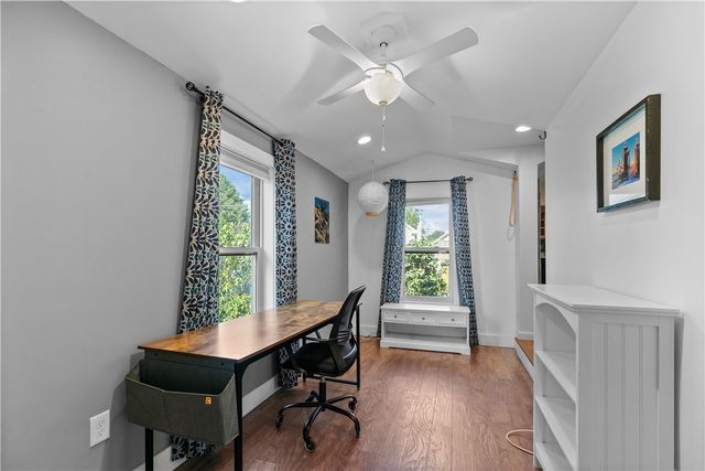 8 Johnson Court, Newport, RI 02840