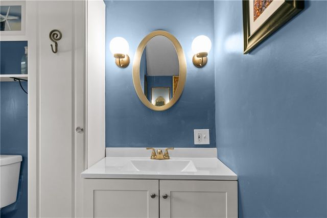 8 Johnson Court, Newport, RI 02840