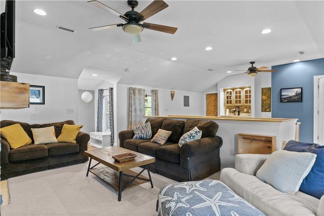 8 Johnson Court, Newport, RI 02840