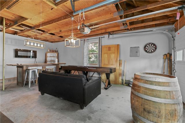 8 Johnson Court, Newport, RI 02840