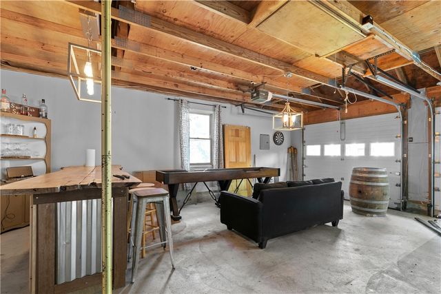 8 Johnson Court, Newport, RI 02840