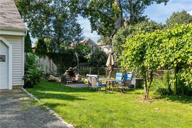 8 Johnson Court, Newport, RI 02840