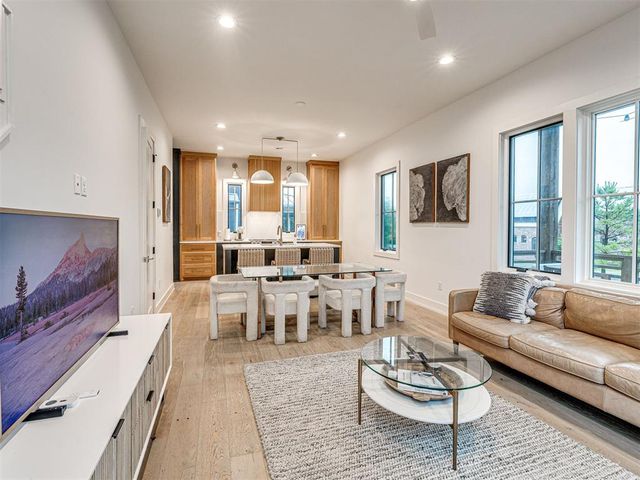 67 Lower Greenway A, Carlton Landing, OK 74432
