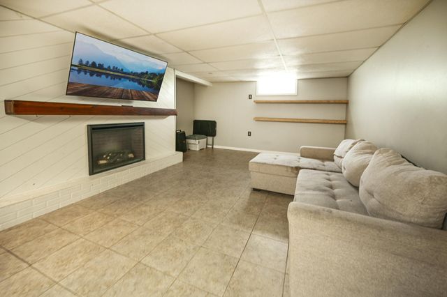 4631 2nd Street NE, Fridley, MN 55421