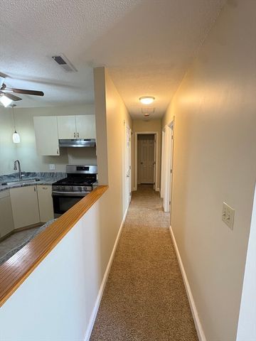 34 Newhall St 212, Lowell, MA 01852