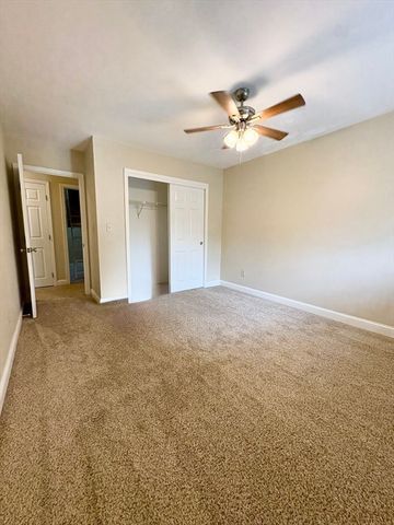34 Newhall St 212, Lowell, MA 01852