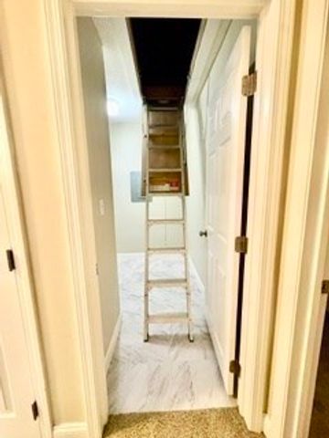 34 Newhall St 212, Lowell, MA 01852