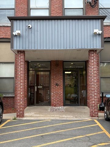 34 Newhall St 212, Lowell, MA 01852