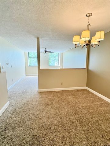 34 Newhall St 212, Lowell, MA 01852