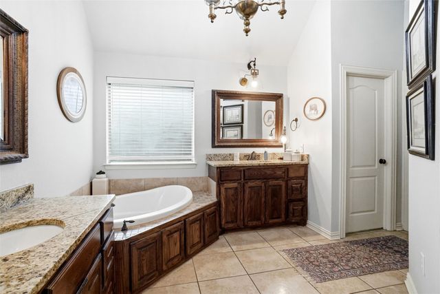 1012 Colonial Drive, Royse City, TX 75189