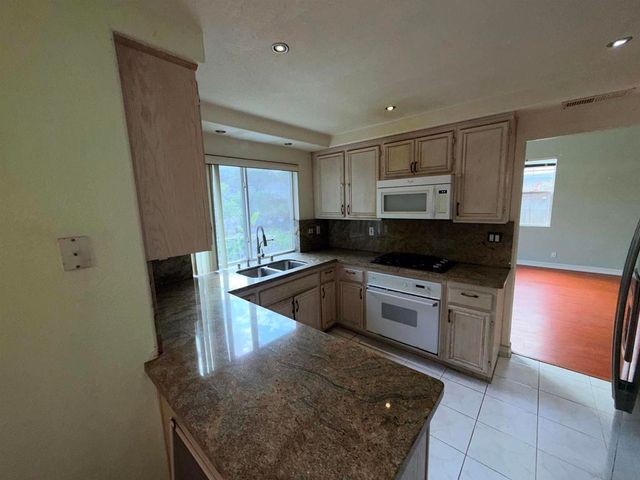 1136 Whispering Water, San Marcos, CA 92078