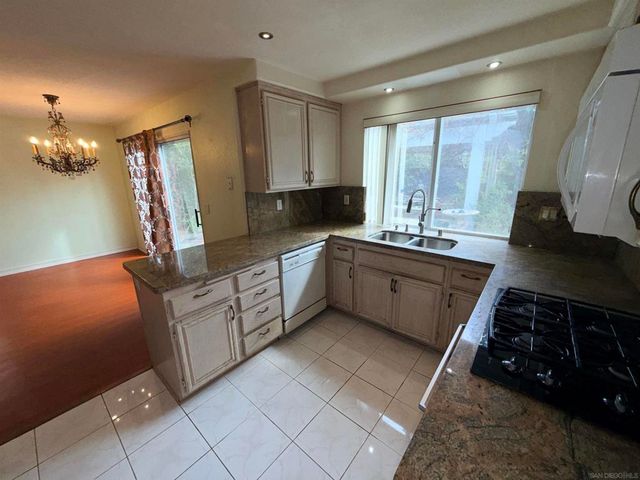 1136 Whispering Water, San Marcos, CA 92078