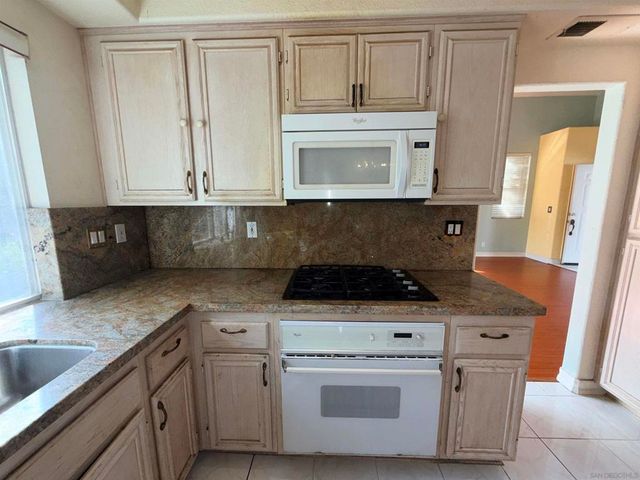 1136 Whispering Water, San Marcos, CA 92078