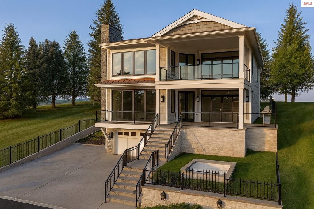 1107 E Lakeshore Dr, Coeur d'Alene, ID 83814 photo 2