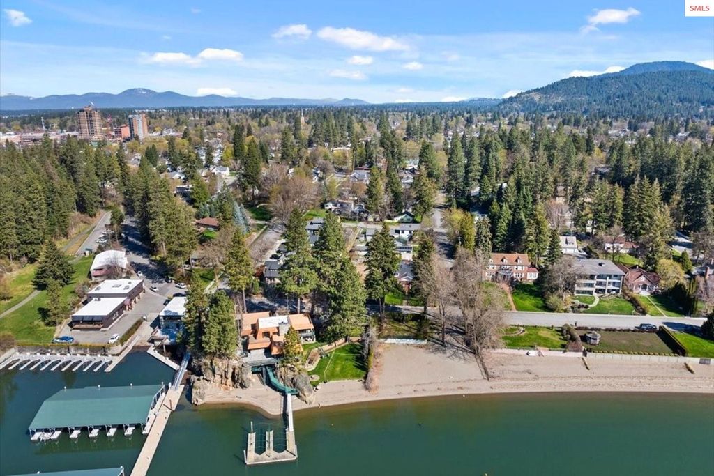 1107 E Lakeshore Dr, Coeur d'Alene, ID 83814 photo 5