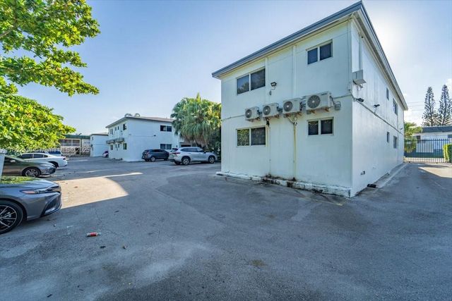 13201 Memorial Hwy, North Miami, FL 33161