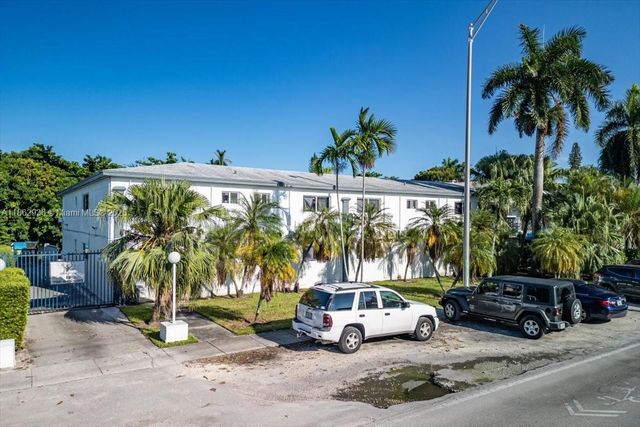 13201 Memorial Hwy, North Miami, FL 33161