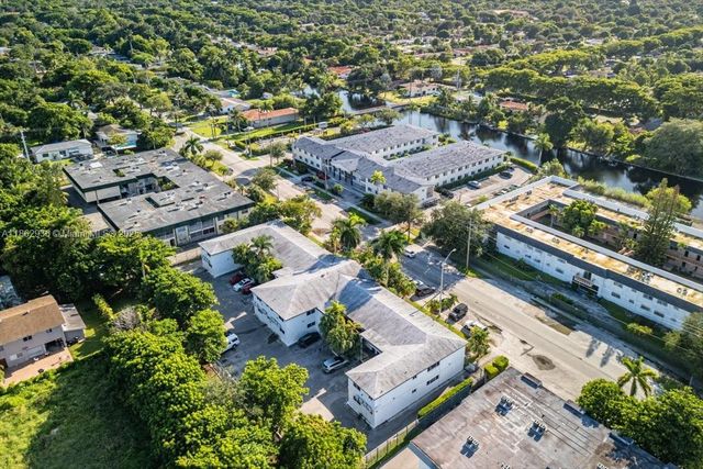 13201 Memorial Hwy, North Miami, FL 33161