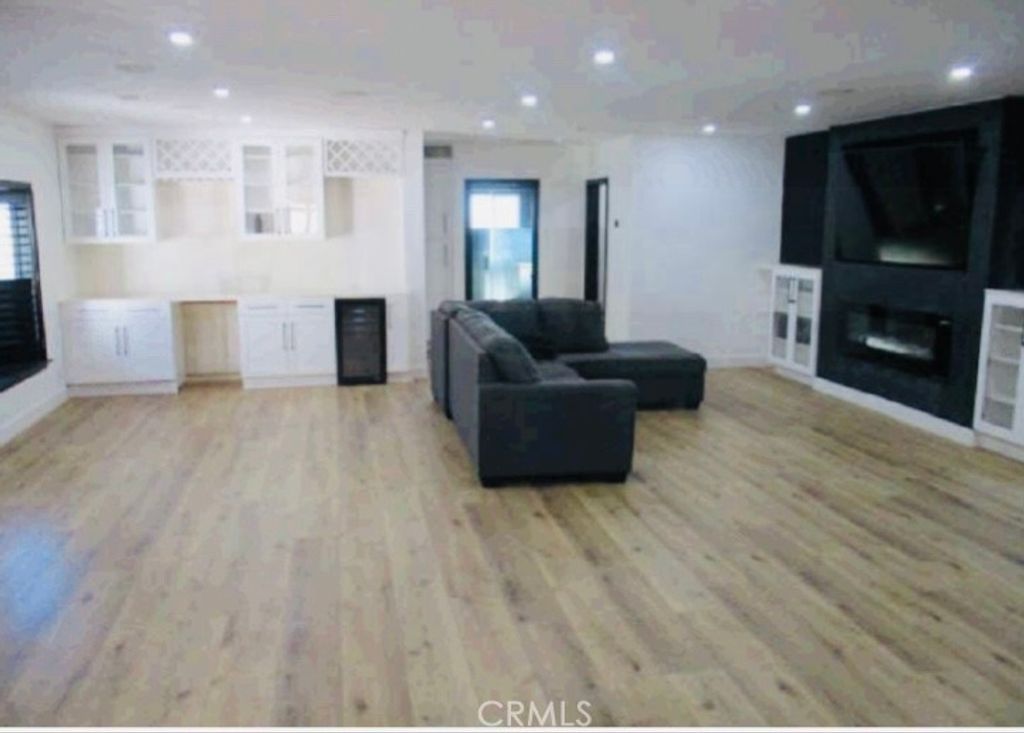 Image 4 of property listing at 13877 Astoria, Sylmar, CA 91342