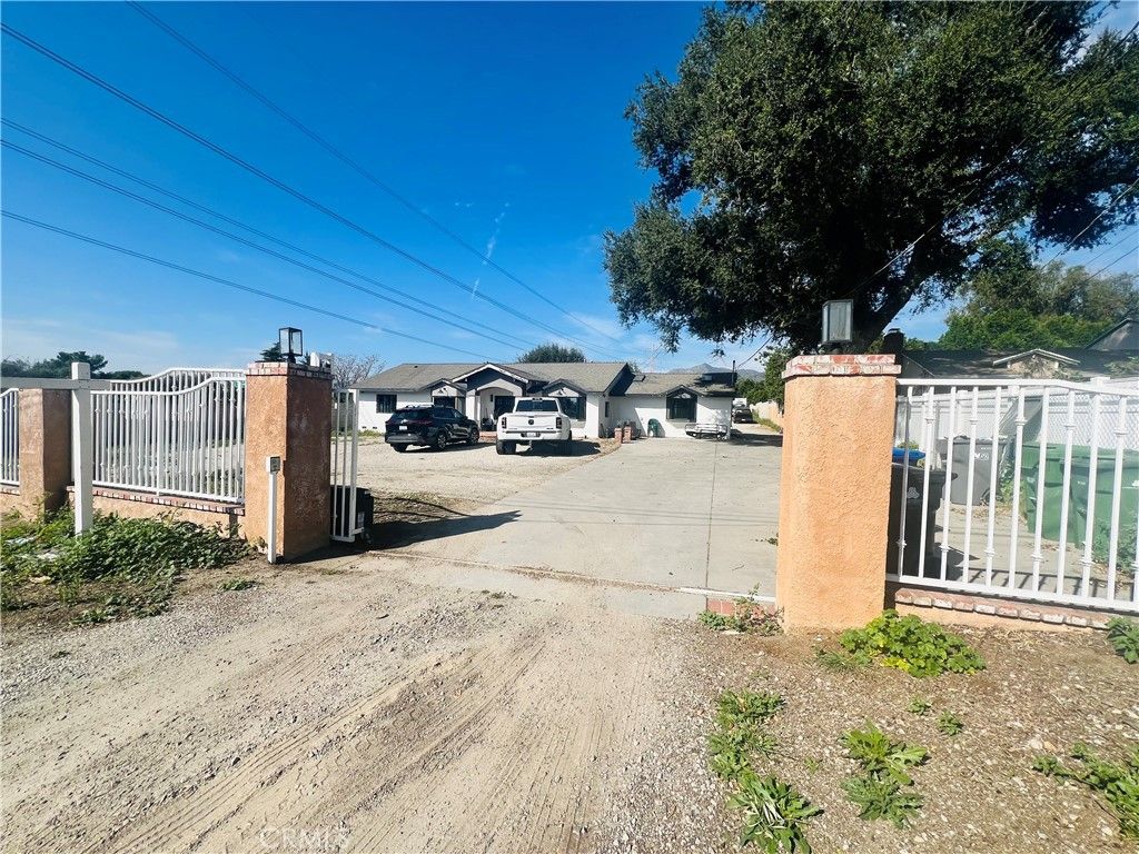 Image 8 of property listing at 13877 Astoria, Sylmar, CA 91342