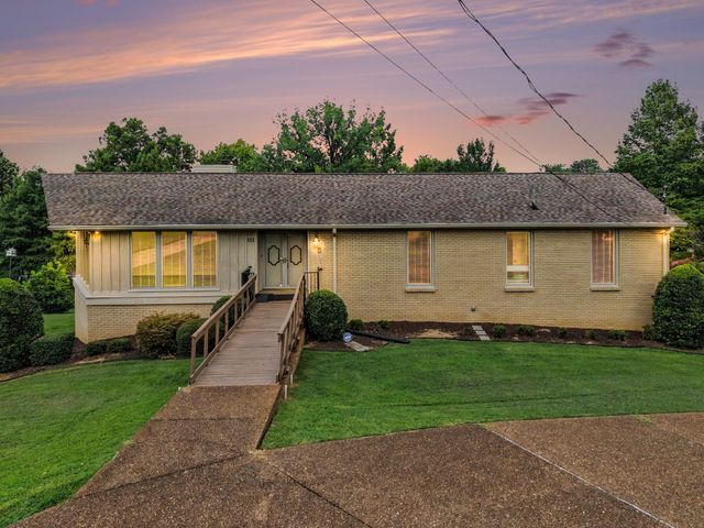 111 Rising Sun Ct, Old Hickory, TN 37138