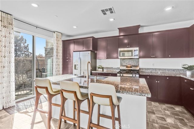 16681 Wyndham Lane 8, Fontana, CA 92336